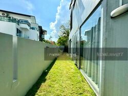 Huit (D26), Terrace #435741971